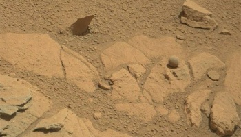 Curiosity encuentra una extraña esfera en Marte